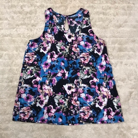 Romeo & Juliet Couture Tops - Romeo & Juliet Couture floral tank Size Large